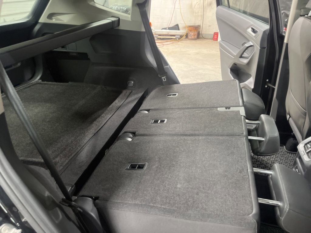 Used 2019 Volkswagen Tiguan SE w/ Panoramic Sunroof Package image 13