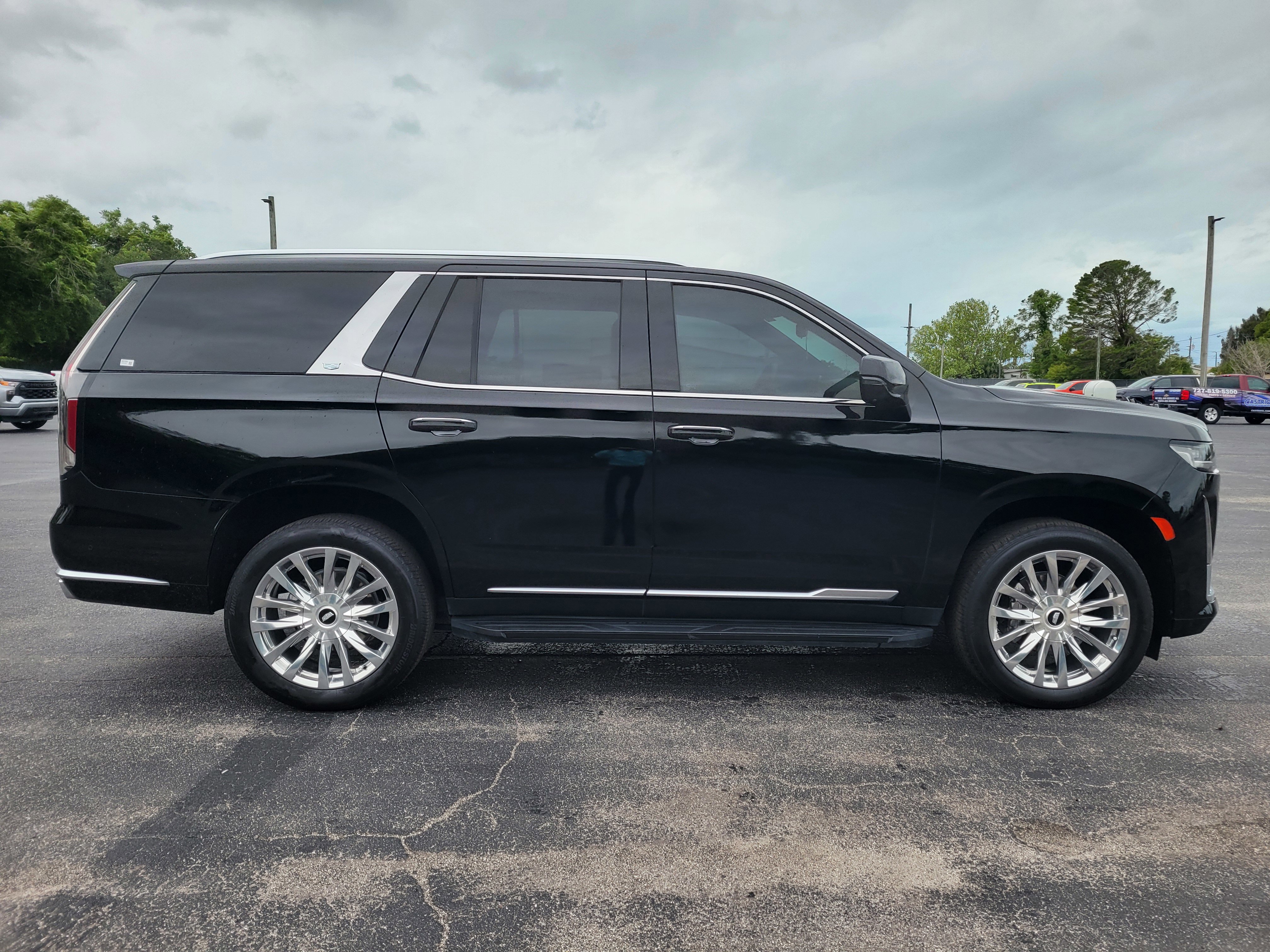 Certified 2023 Cadillac Escalade Premium Luxury AWD/4WD image 4