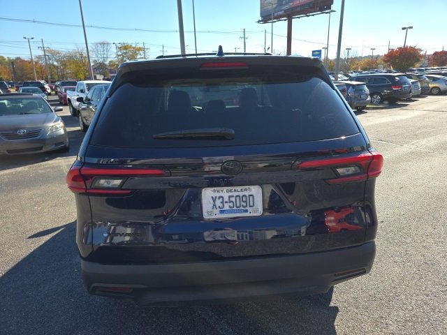 Certified 2024 Toyota Grand Highlander XLE image 5