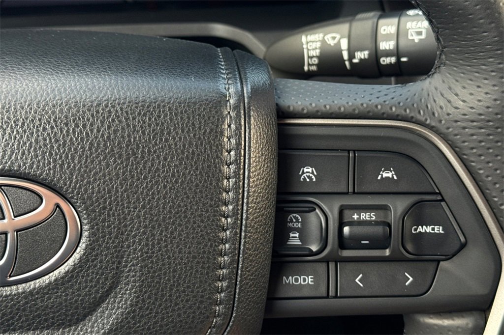 Used 2025 Toyota 4Runner TRD Off-Road Premium image 29