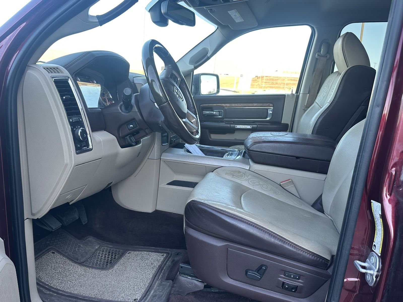 Used 2018 RAM 2500 Longhorn w/ Longhorn Southfork Package image 4