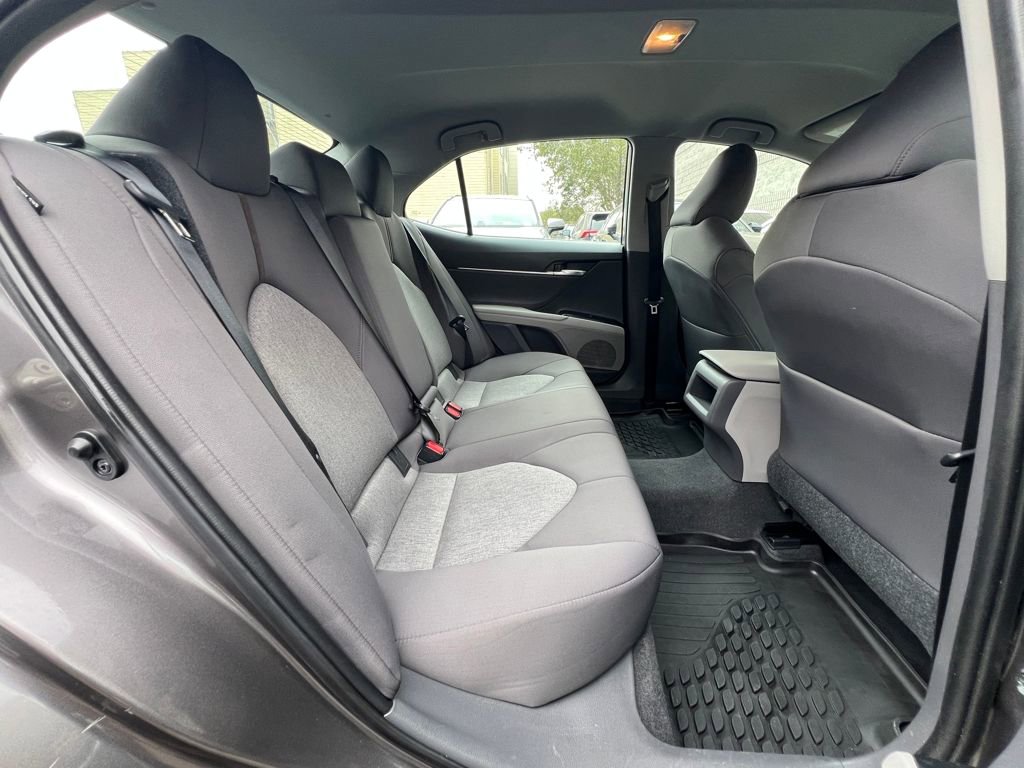 Used 2020 Toyota Camry LE image 18