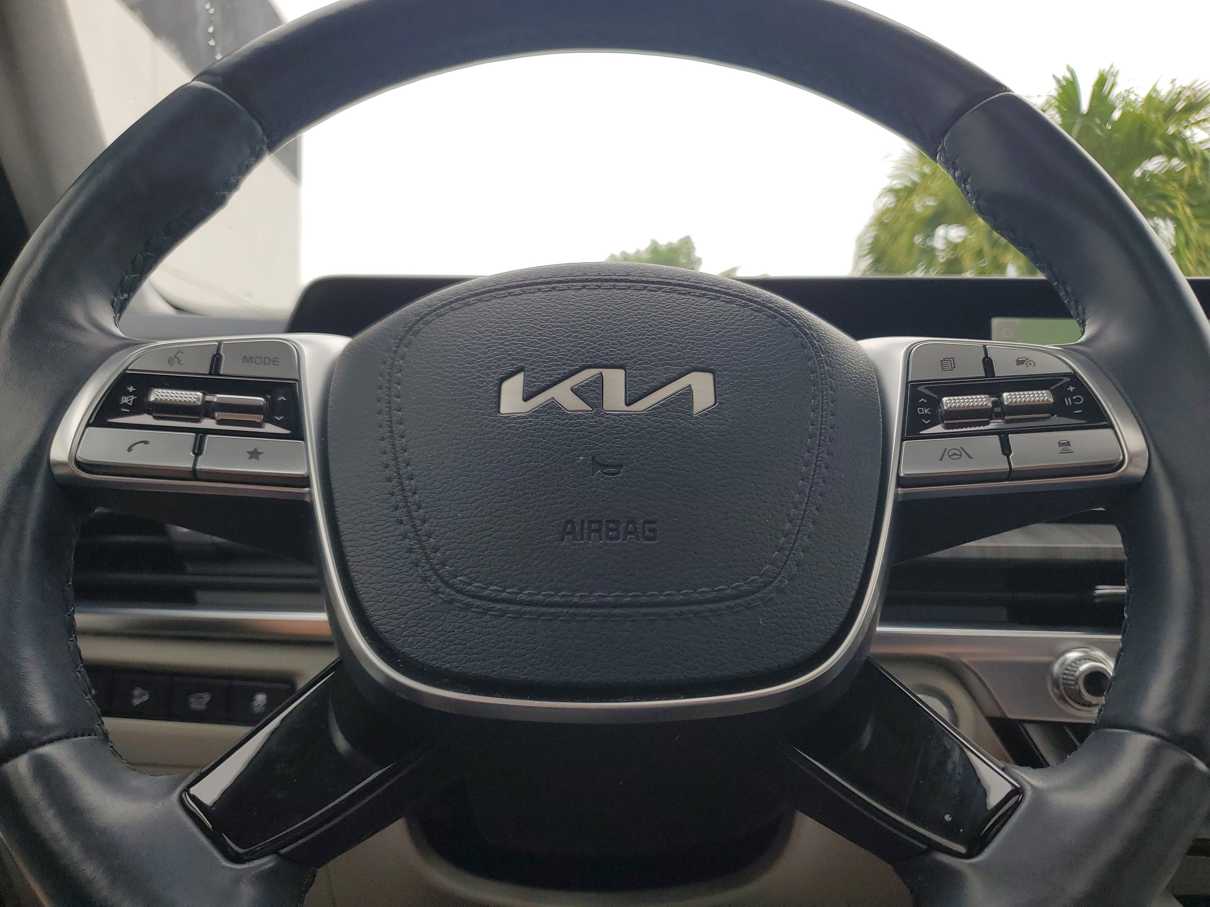 Used 2024 Kia Telluride SX Prestige w/ Towing Package image 25