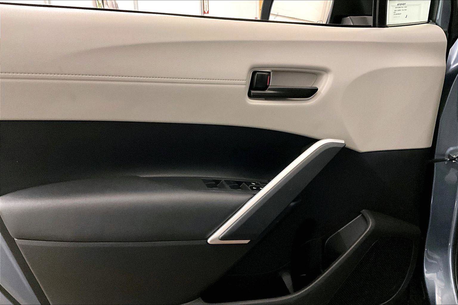 Used 2023 Toyota Corolla Cross LE image 22