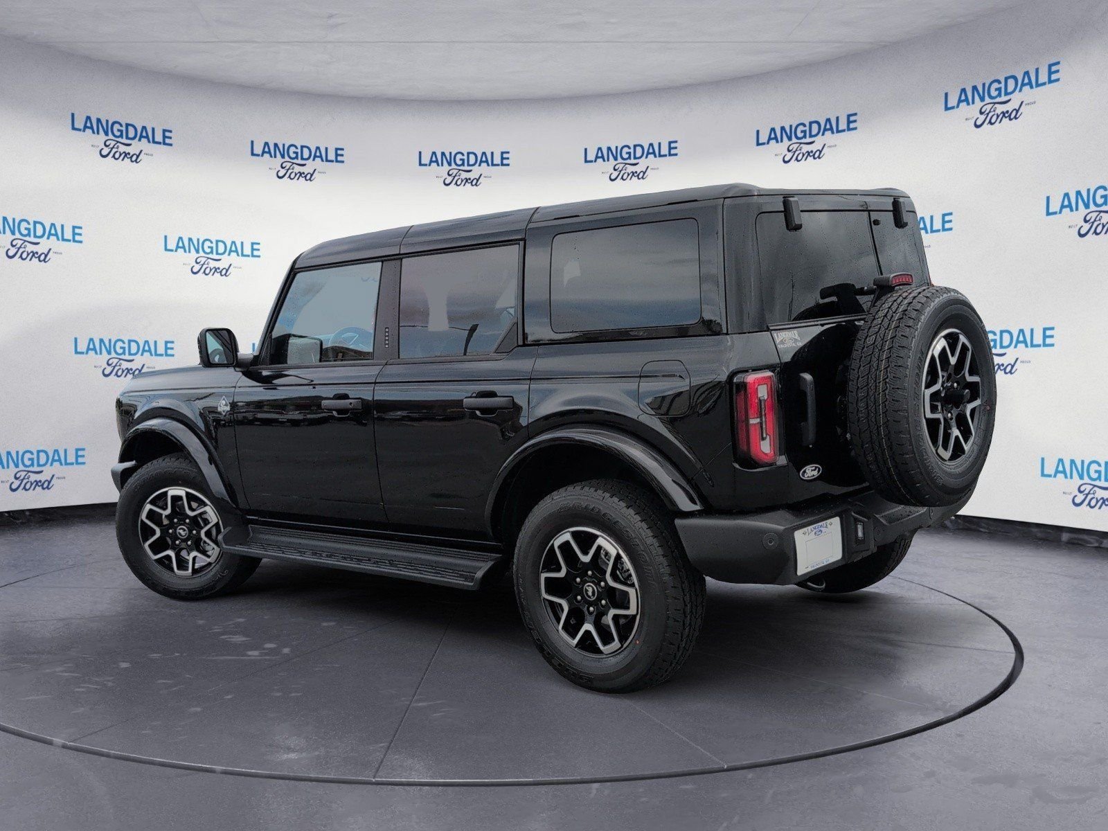 New 2026 Ford Bronco Outer Banks AWD/4WD image 9