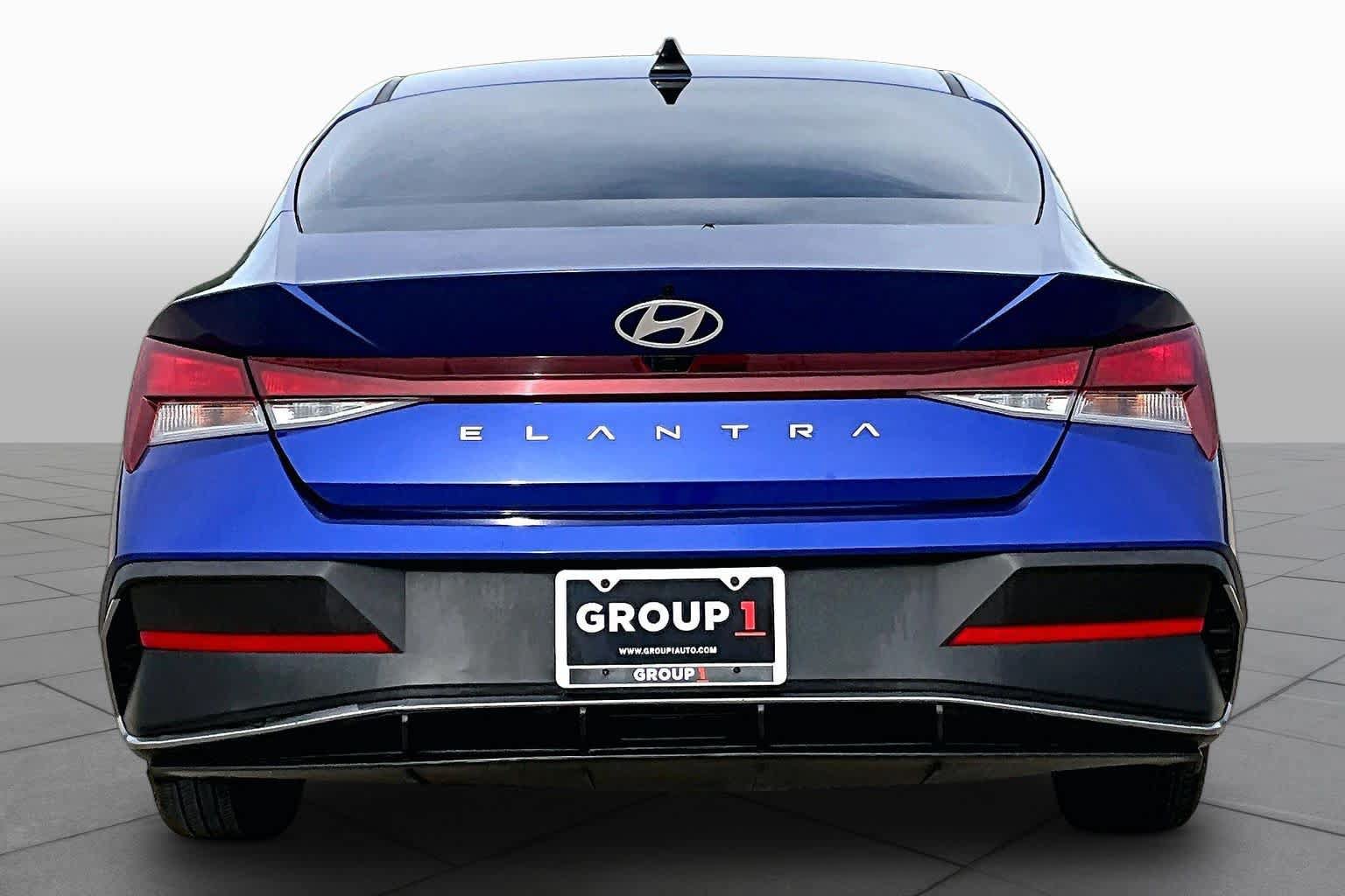 Certified 2024 Hyundai Elantra SEL FWD image 5