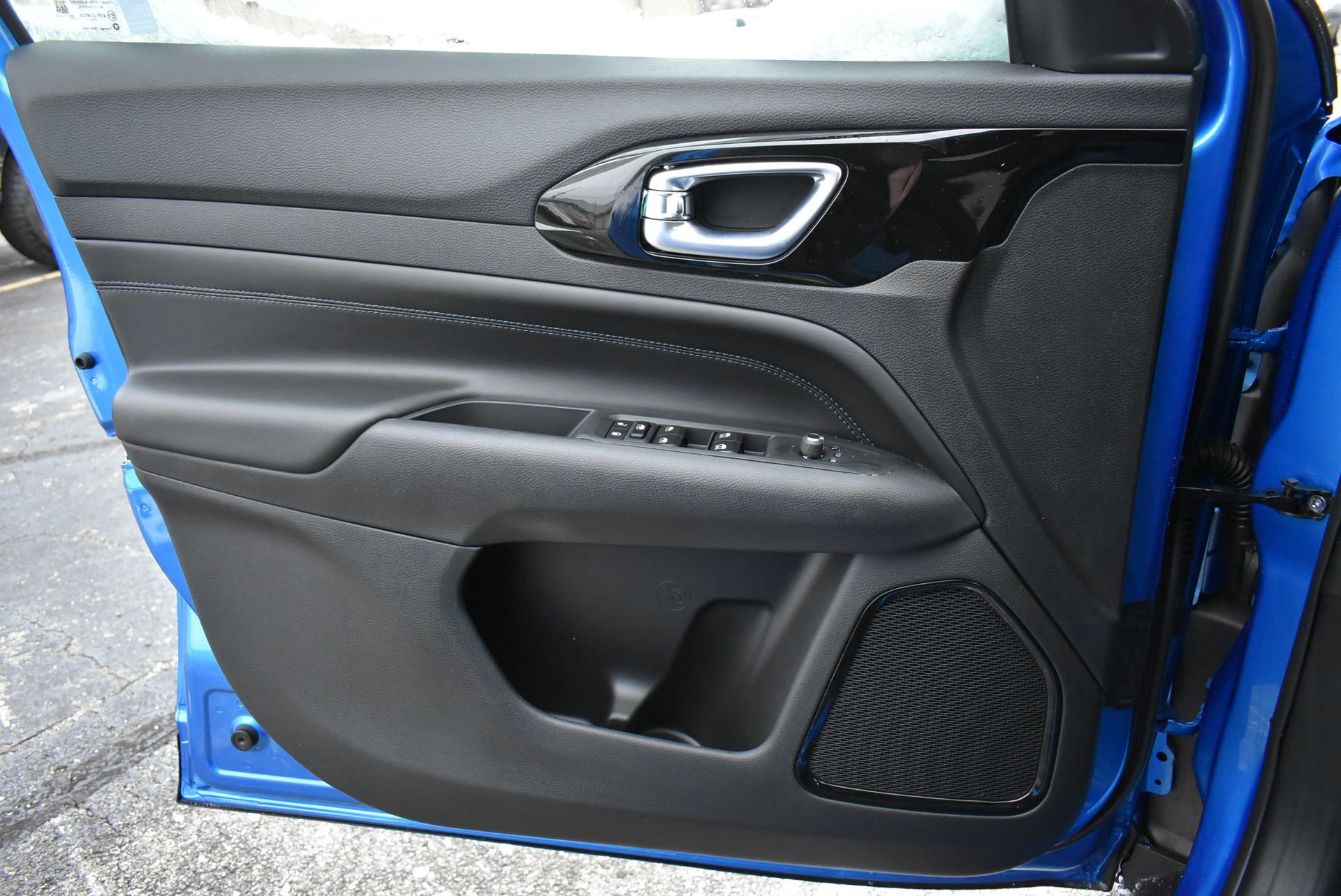 New 2026 Jeep Compass Latitude image 11