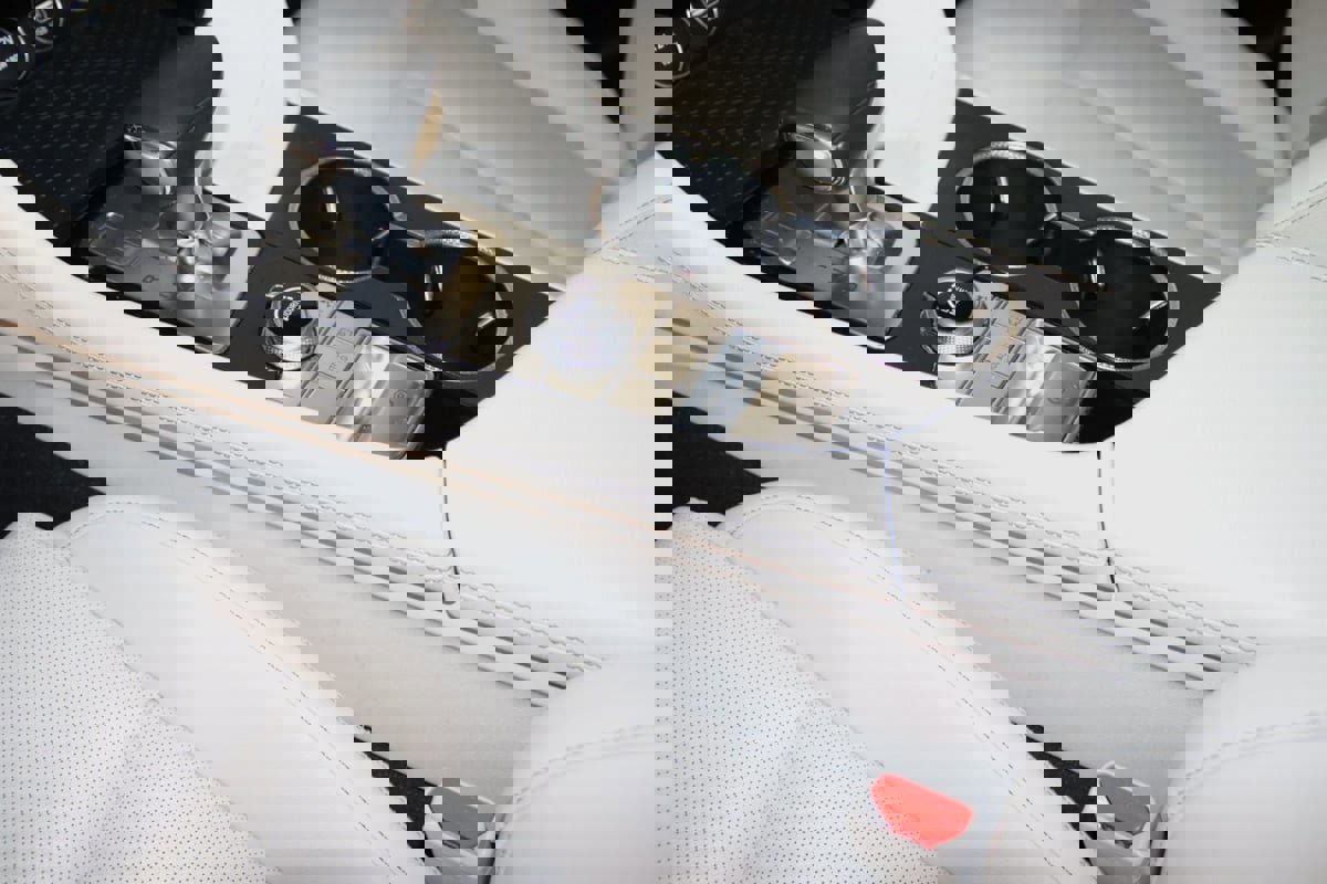 Used 2024 Genesis G70 2.5T image 34