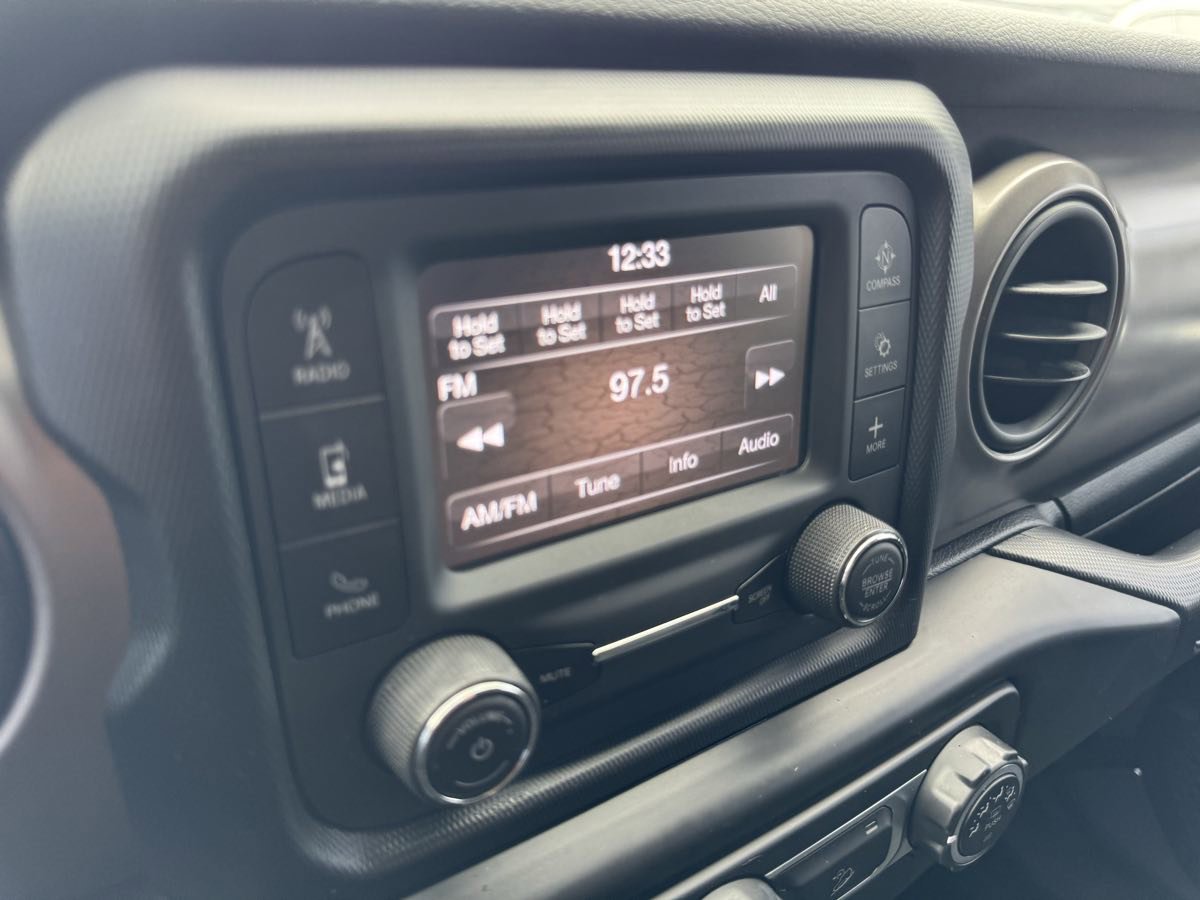 Used 2020 Jeep Wrangler Sport AWD/4WD image 24