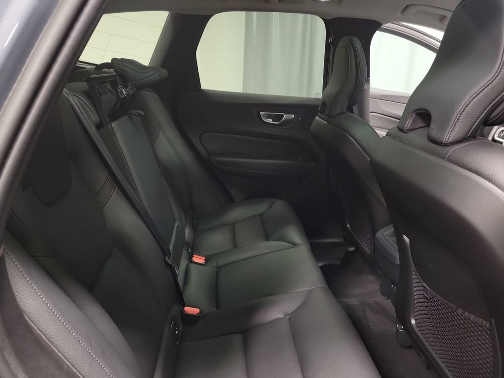 Used 2023 Volvo XC60 B5 Plus AWD/4WD image 29