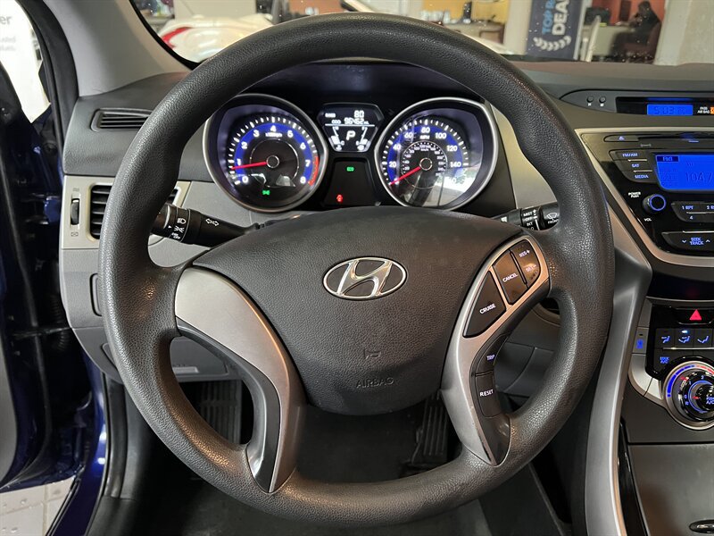 Used 2013 Hyundai Elantra GLS FWD image 12