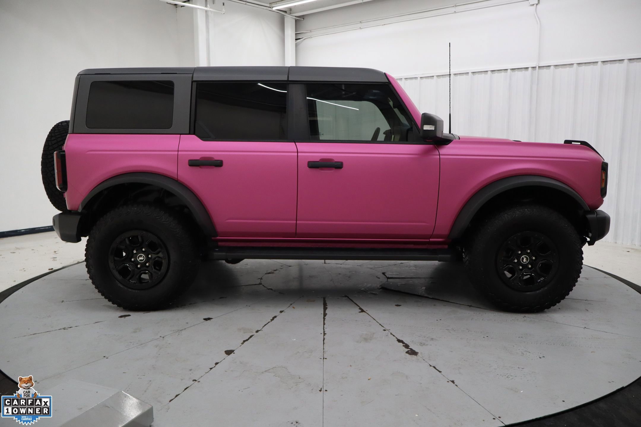 Used 2023 Ford Bronco Wildtrak image 2