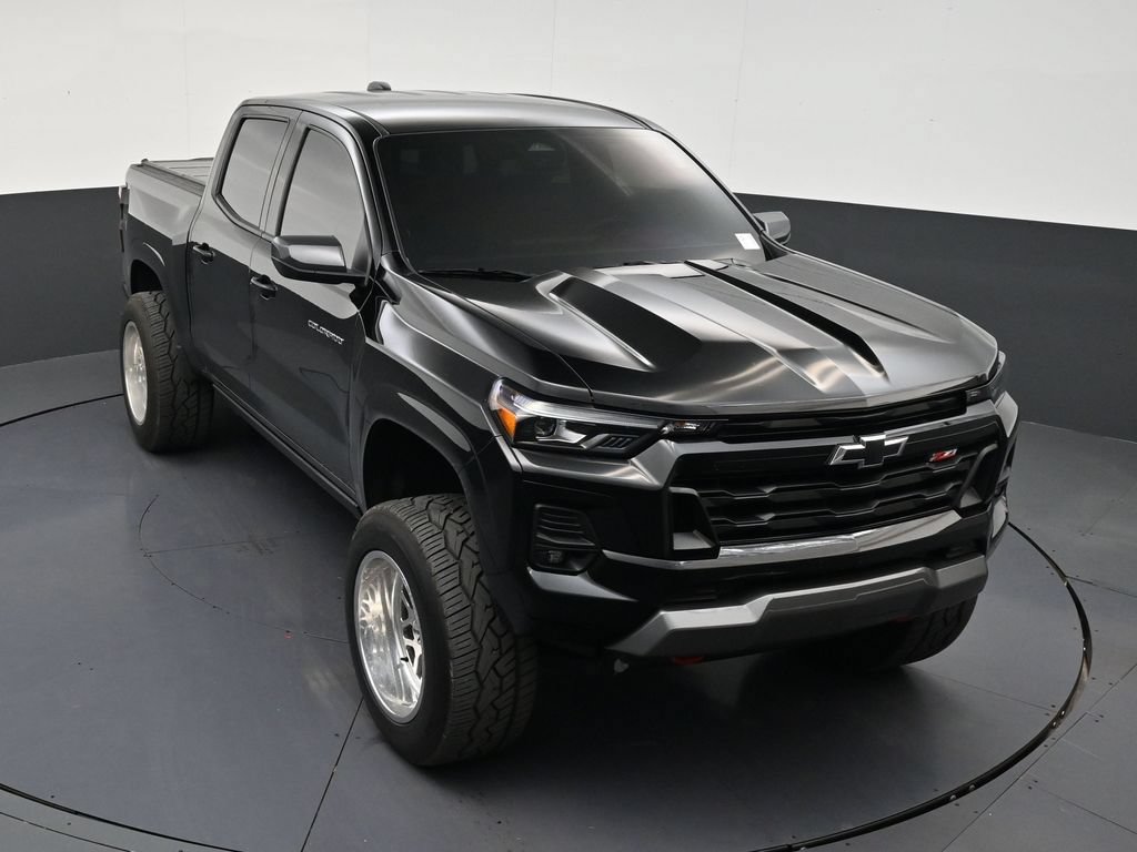 Used 2025 Chevrolet Colorado Z71 AWD/4WD image 18