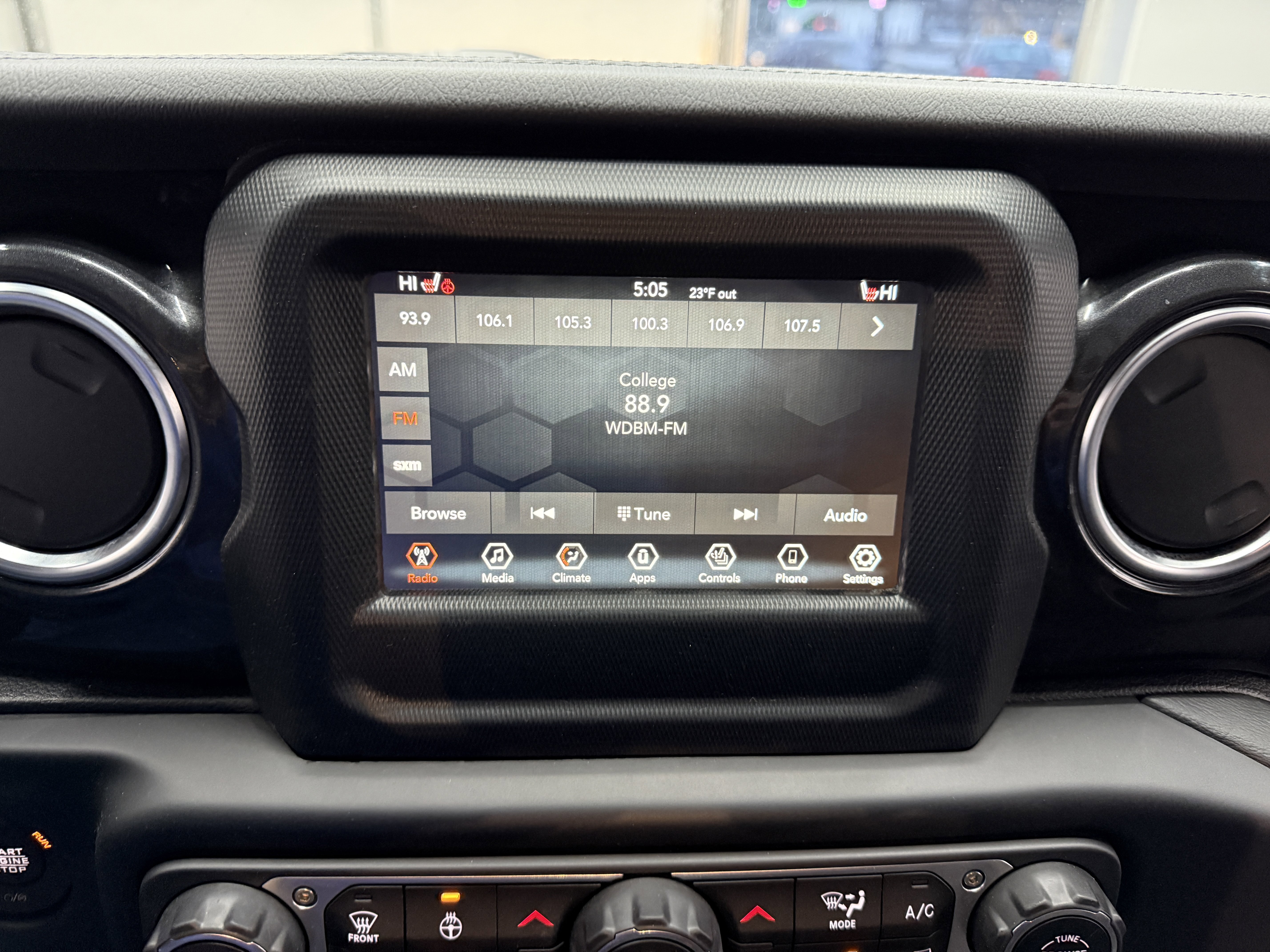 Used 2021 Jeep Wrangler Unlimited Sahara image 16