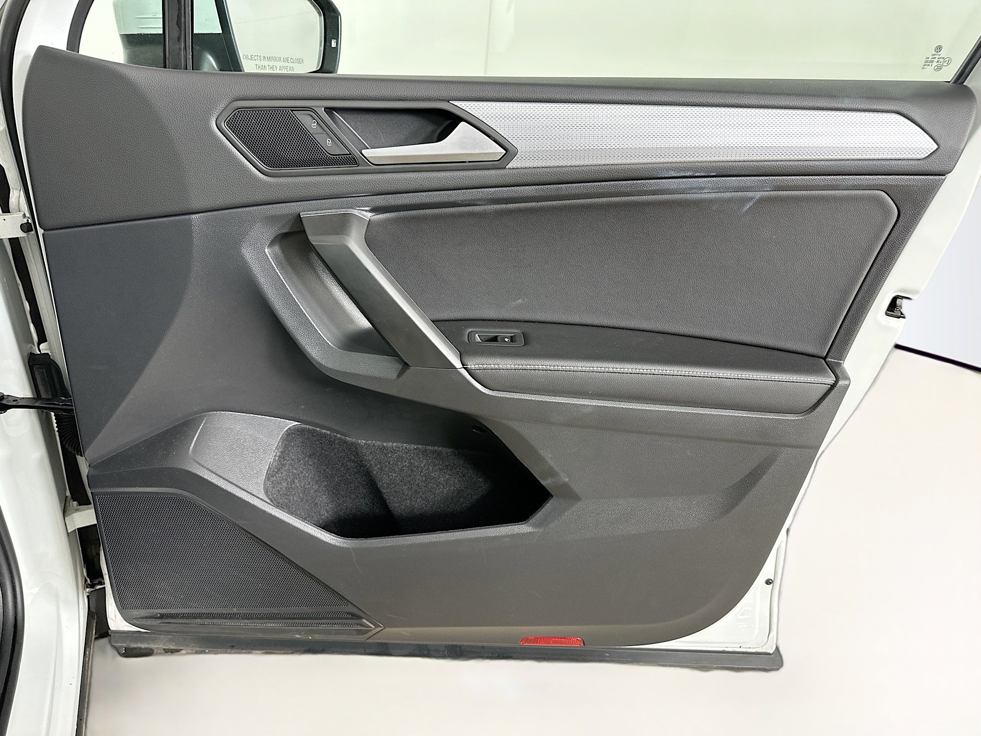 Used 2022 Volkswagen Tiguan S image 30