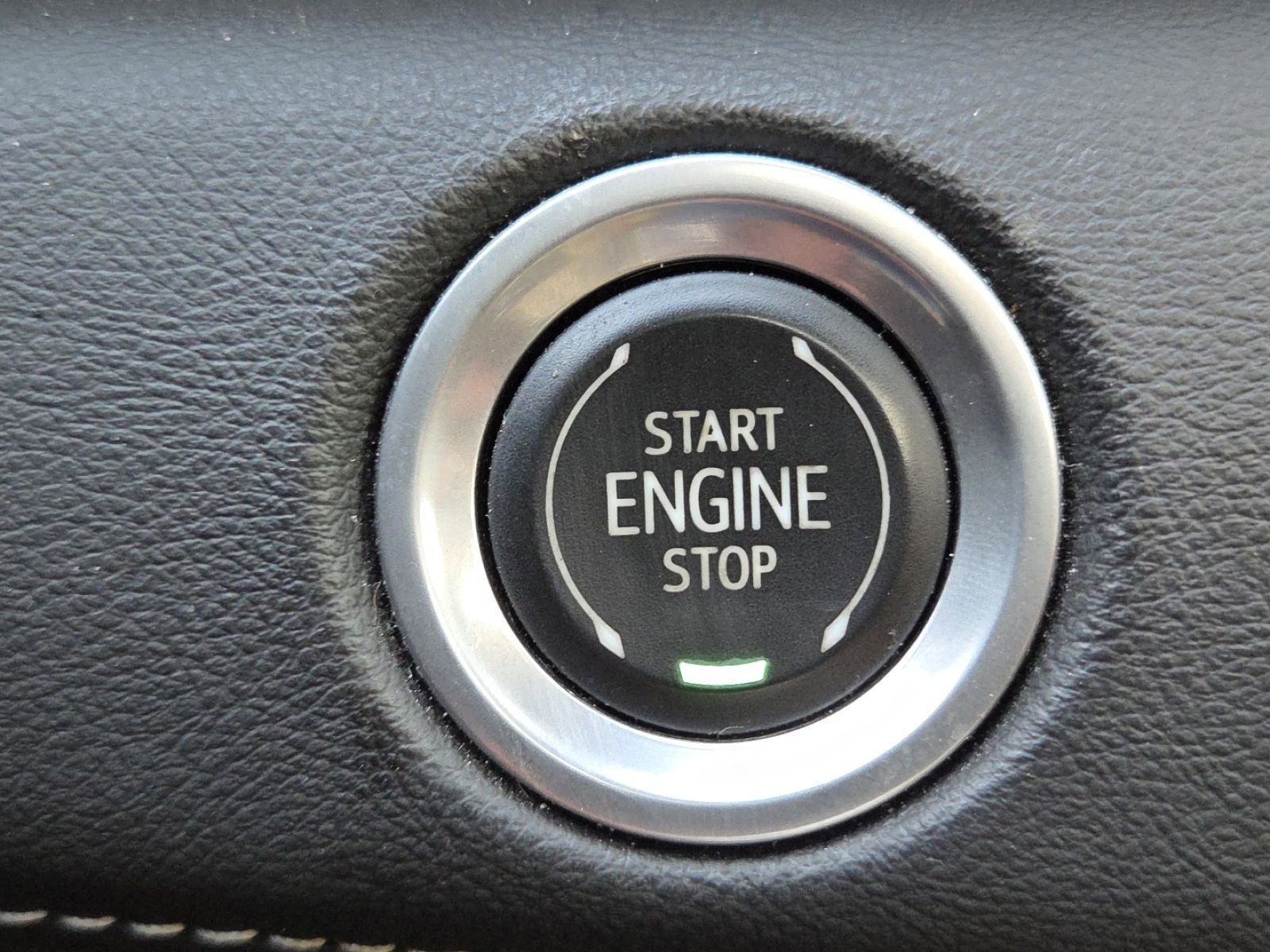 Used 2022 Cadillac Escalade Premium Luxury RWD image 8