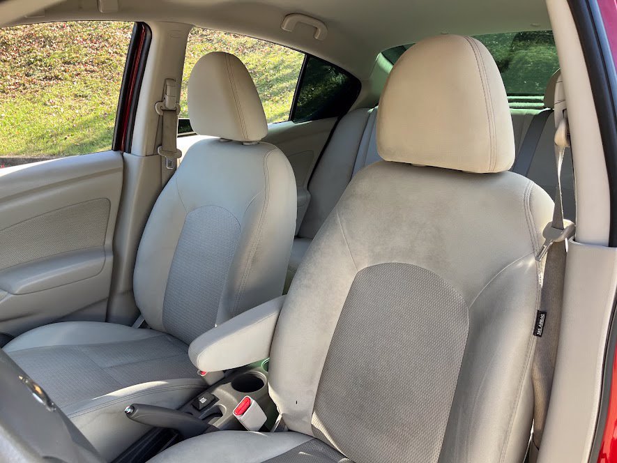 Used 2015 Nissan Versa SV FWD image 10