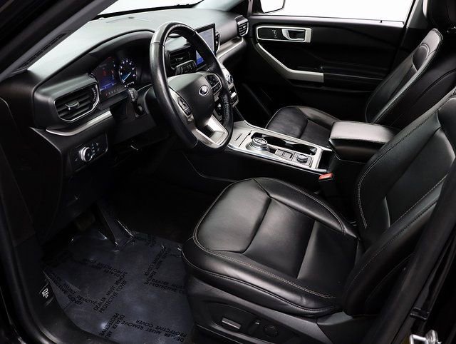 Used 2022 Ford Explorer XLT w/ Equipment Group 202A AWD/4WD image 10