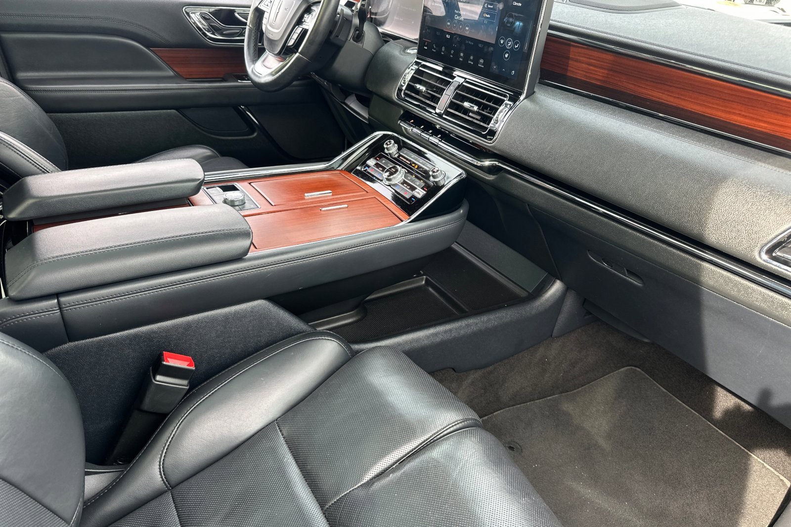 Used 2022 Lincoln Navigator L Reserve image 16