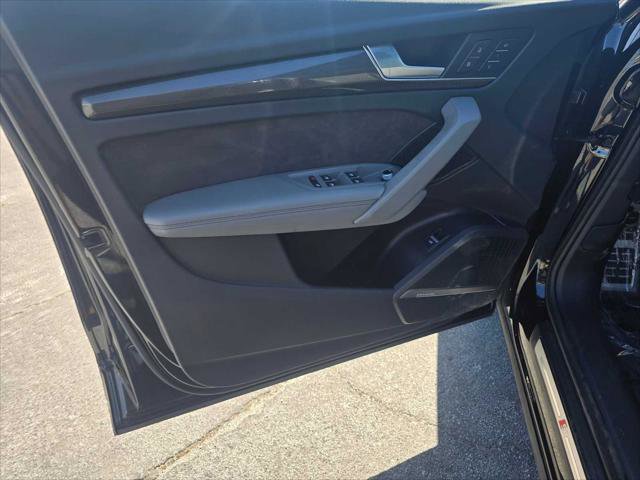 Used 2018 Audi SQ5 Premium Plus w/ S Sport Package image 24