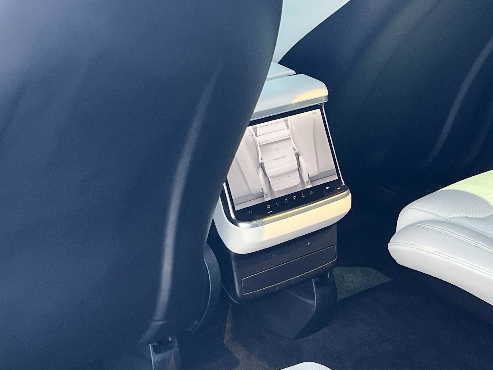 Used 2024 Tesla Model X AWD/4WD image 21