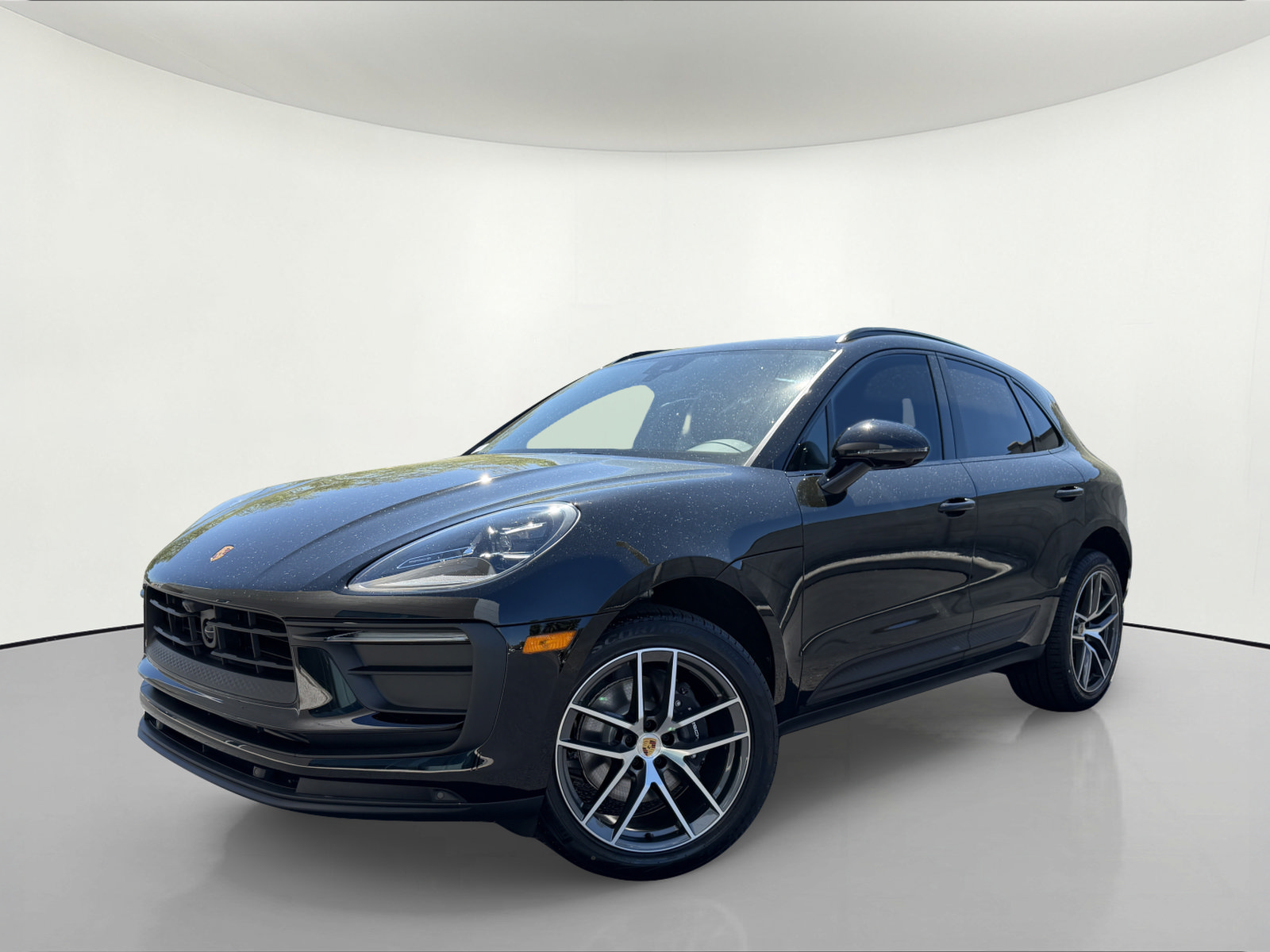 New 2026 Porsche Macan AWD/4WD image 1