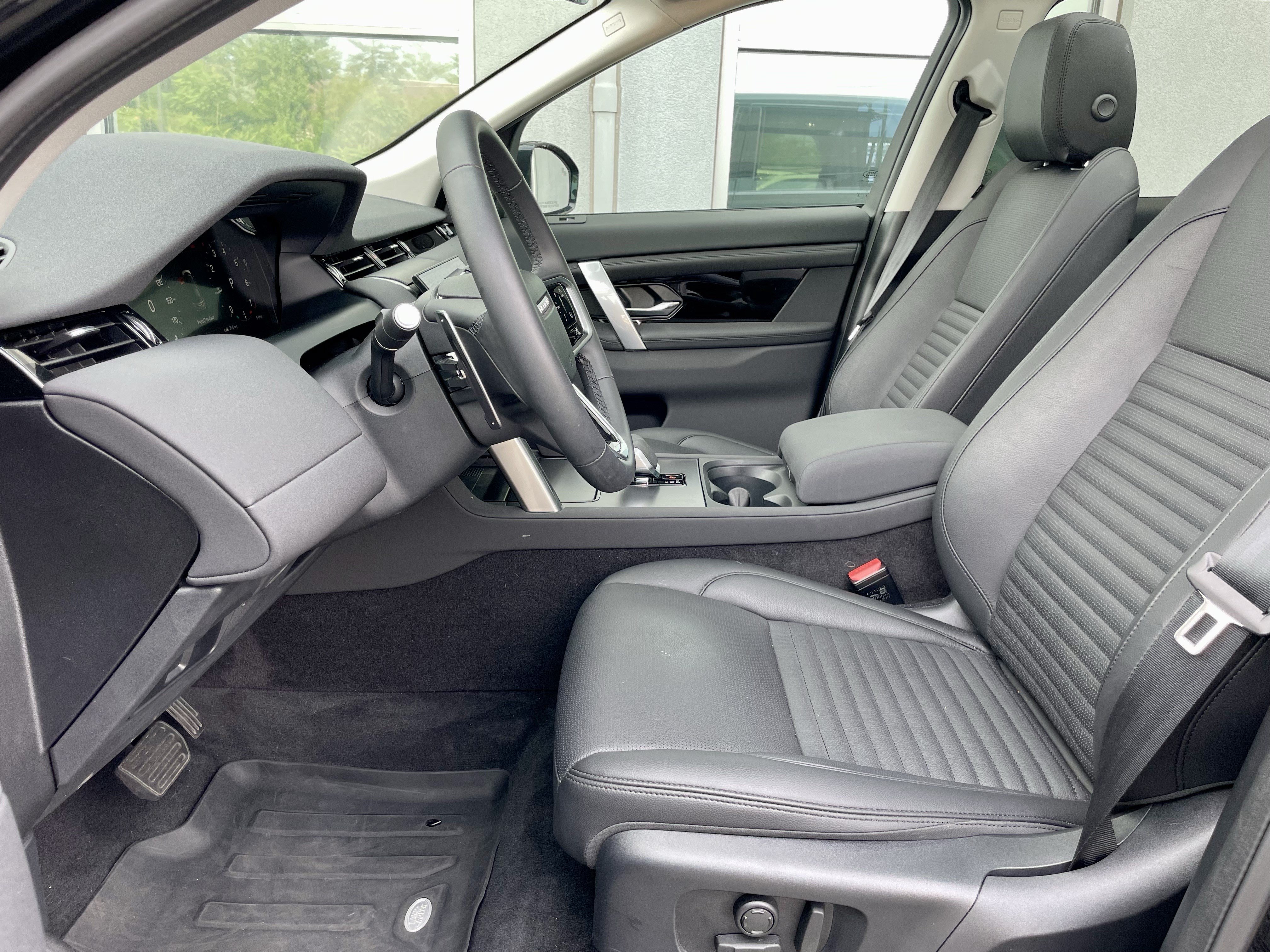 Certified 2025 Land Rover Discovery Sport S AWD/4WD image 14