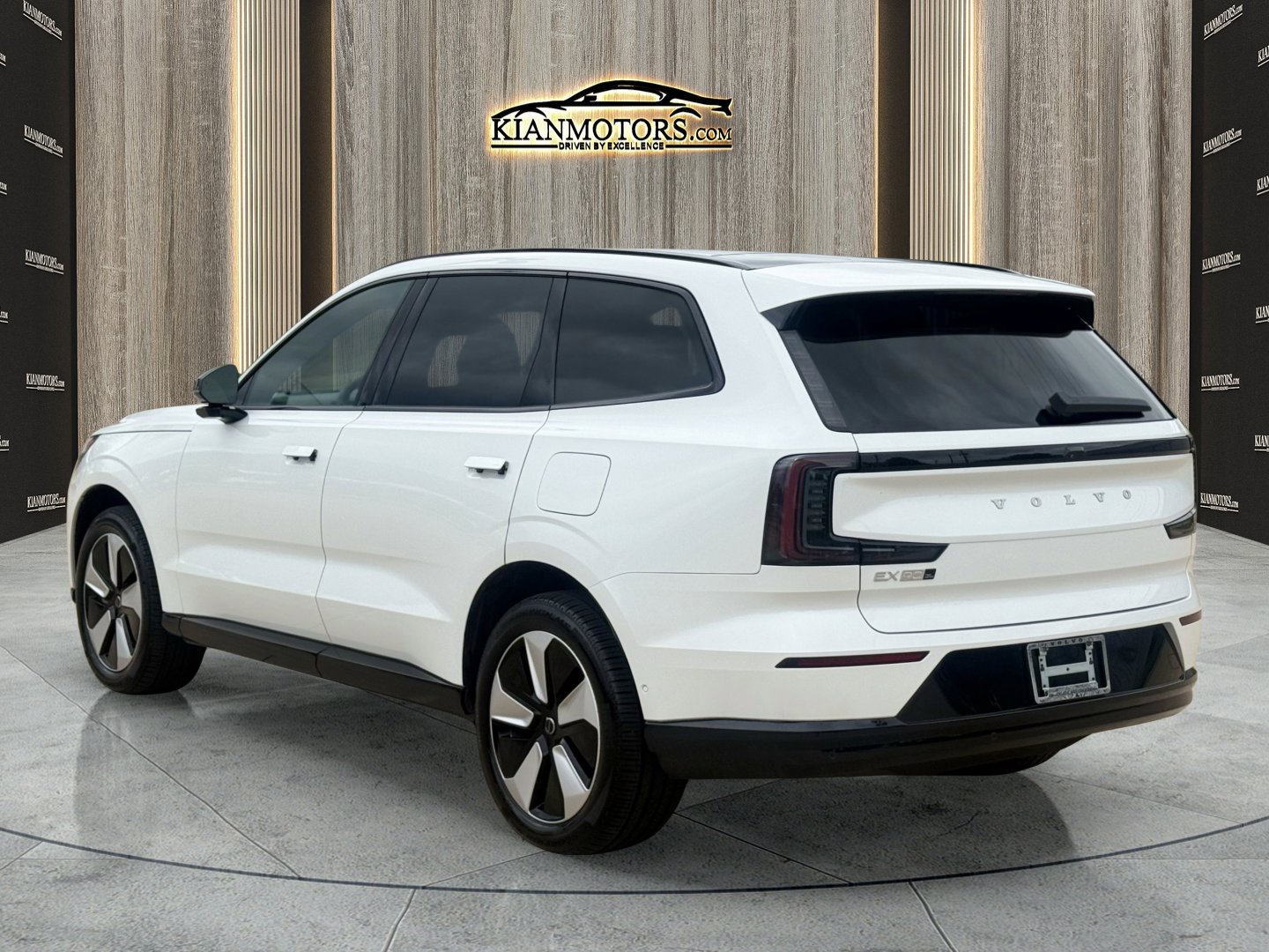 Used 2025 Volvo EX90 Plus AWD/4WD image 5