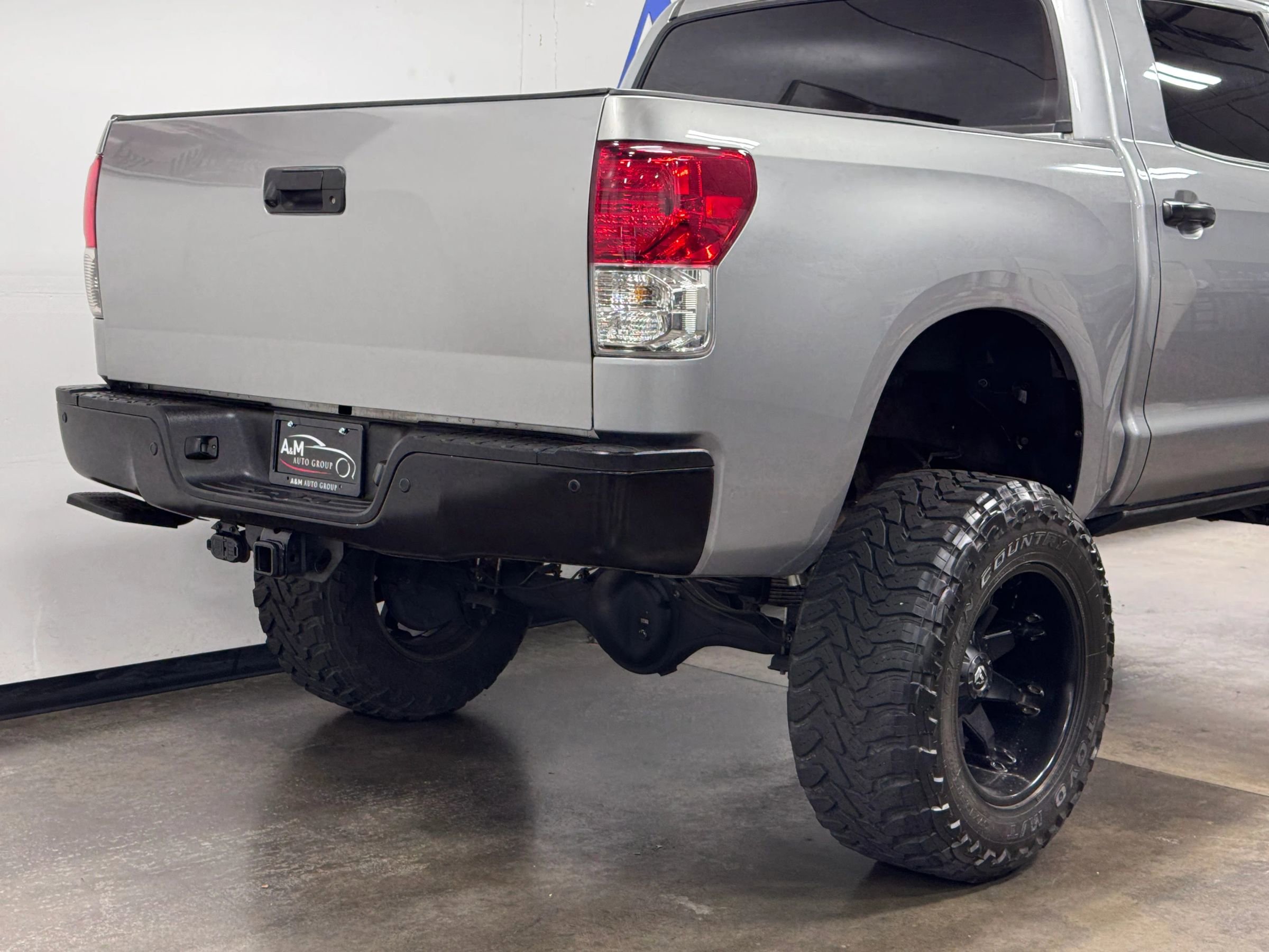 Used 2010 Toyota Tundra Limited AWD/4WD image 6