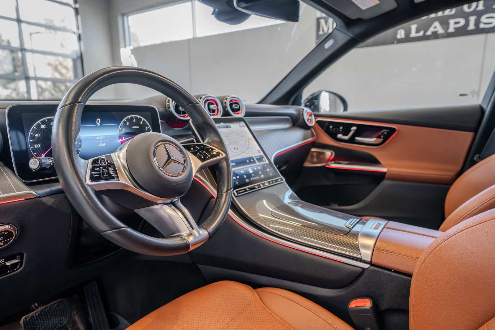 Used 2023 Mercedes-Benz GLC 300 image 7