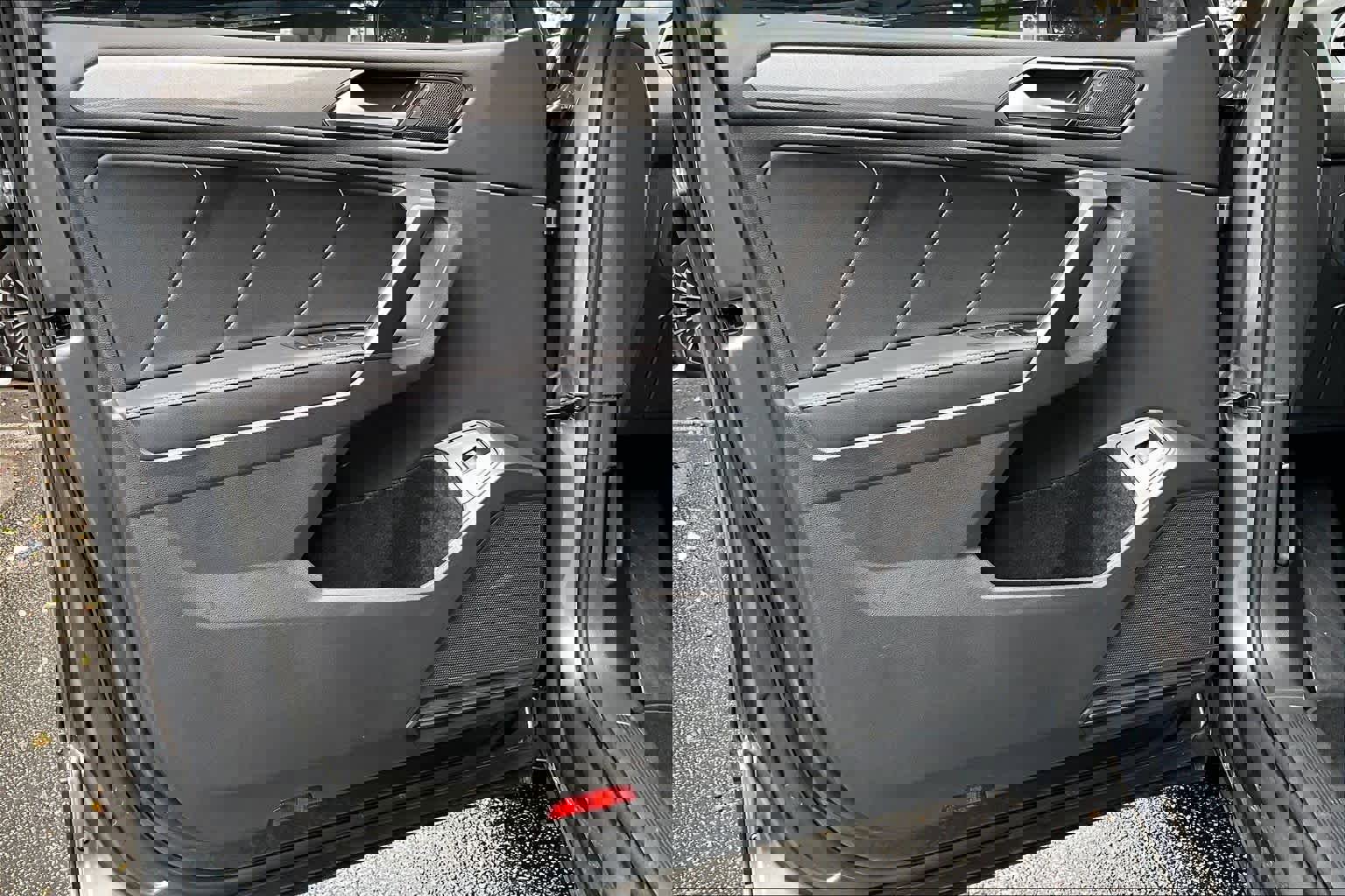 Certified 2022 Volkswagen Tiguan SE image 21