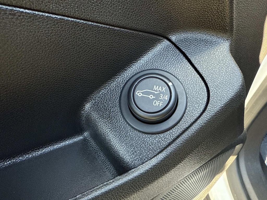 Used 2024 GMC Terrain SLT image 24