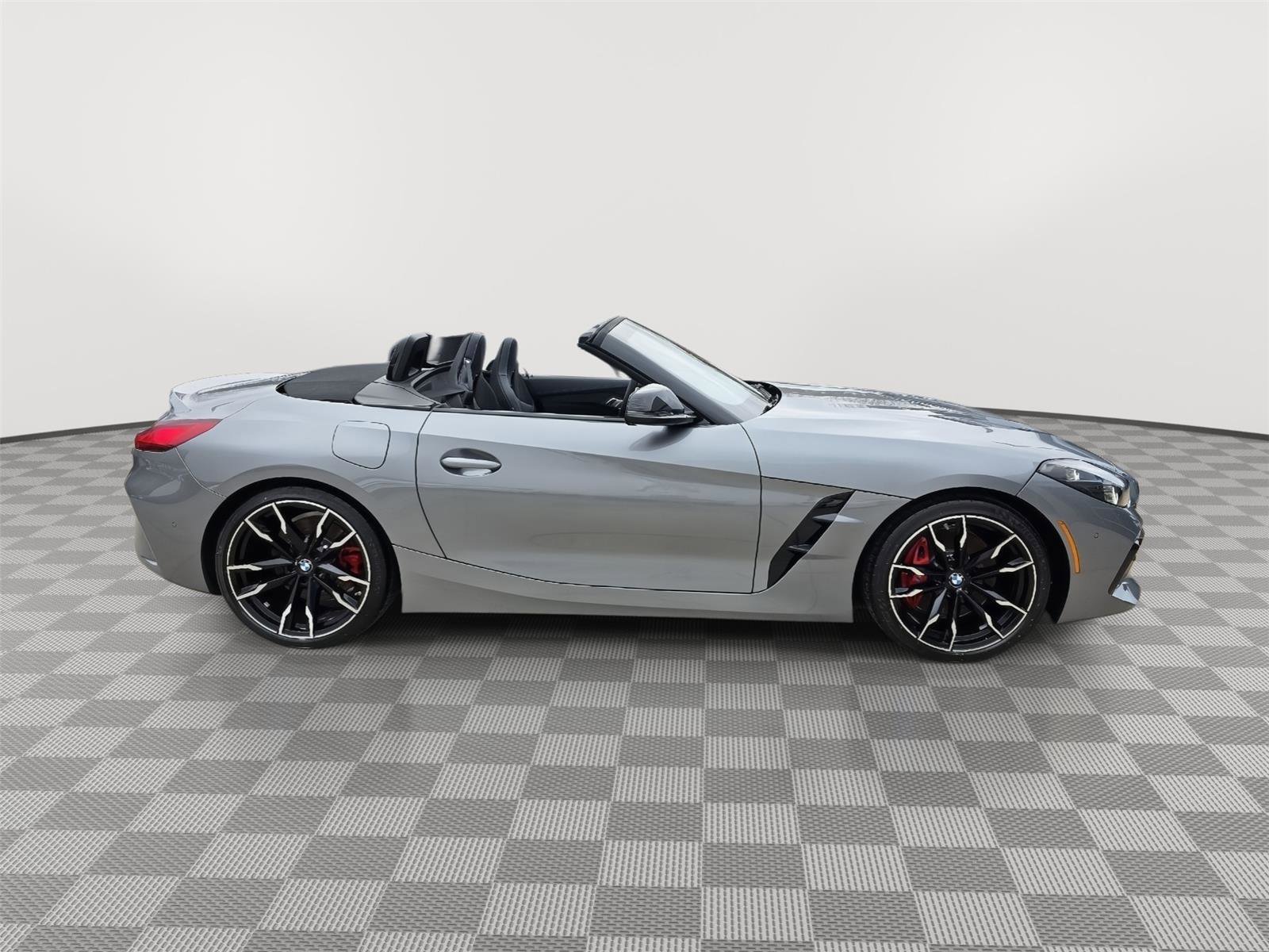 Used 2025 BMW Z4 M40i w/ Premium Package image 12