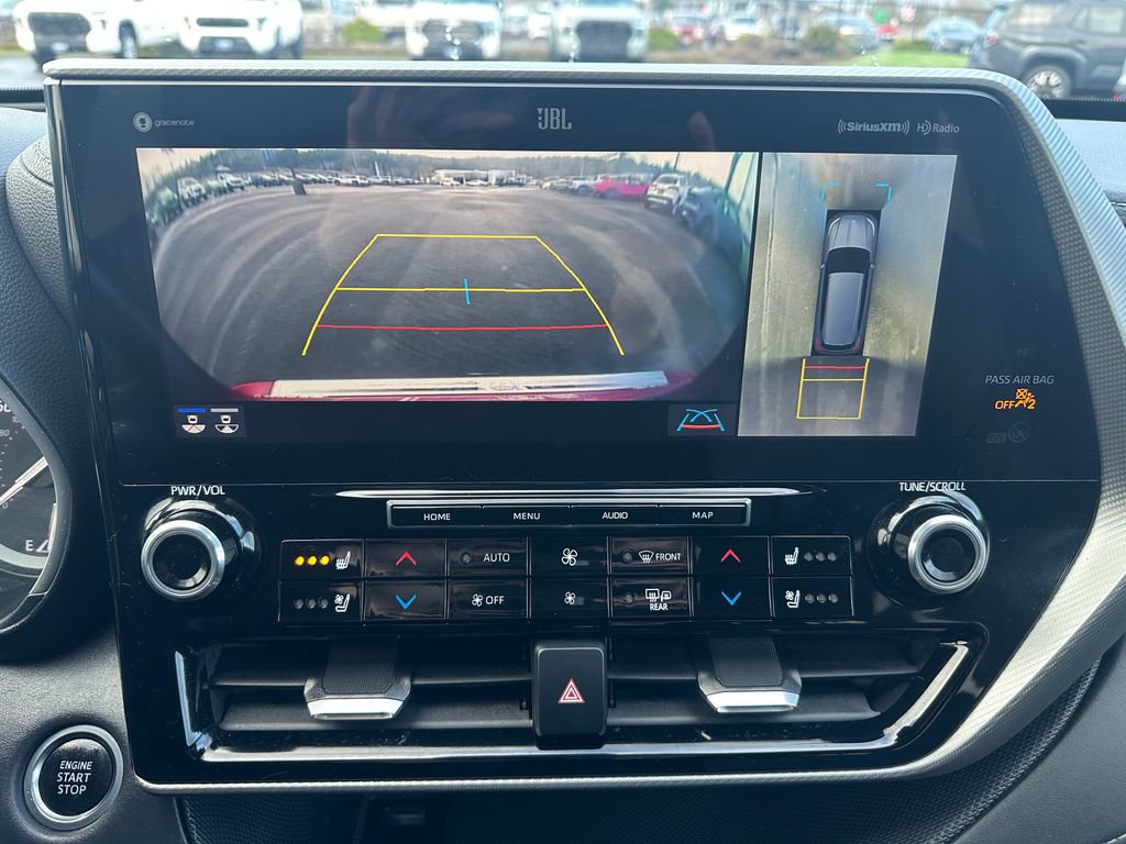 Used 2020 Toyota Highlander Platinum AWD/4WD image 17