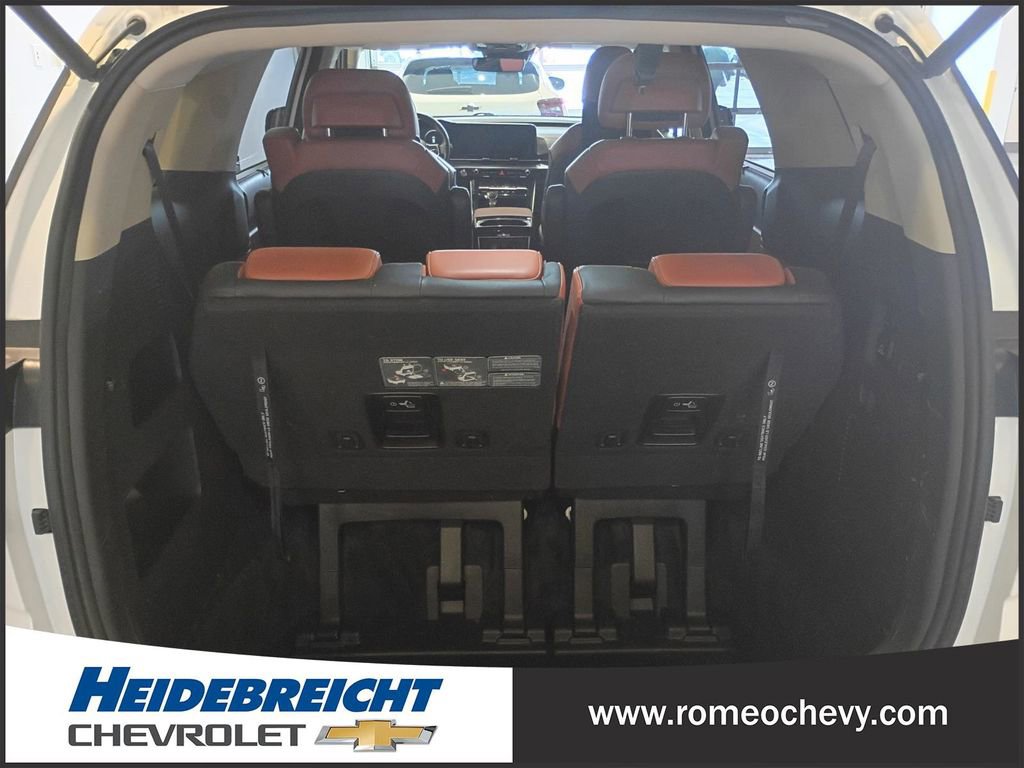 Used 2022 Kia Carnival SX Prestige image 12
