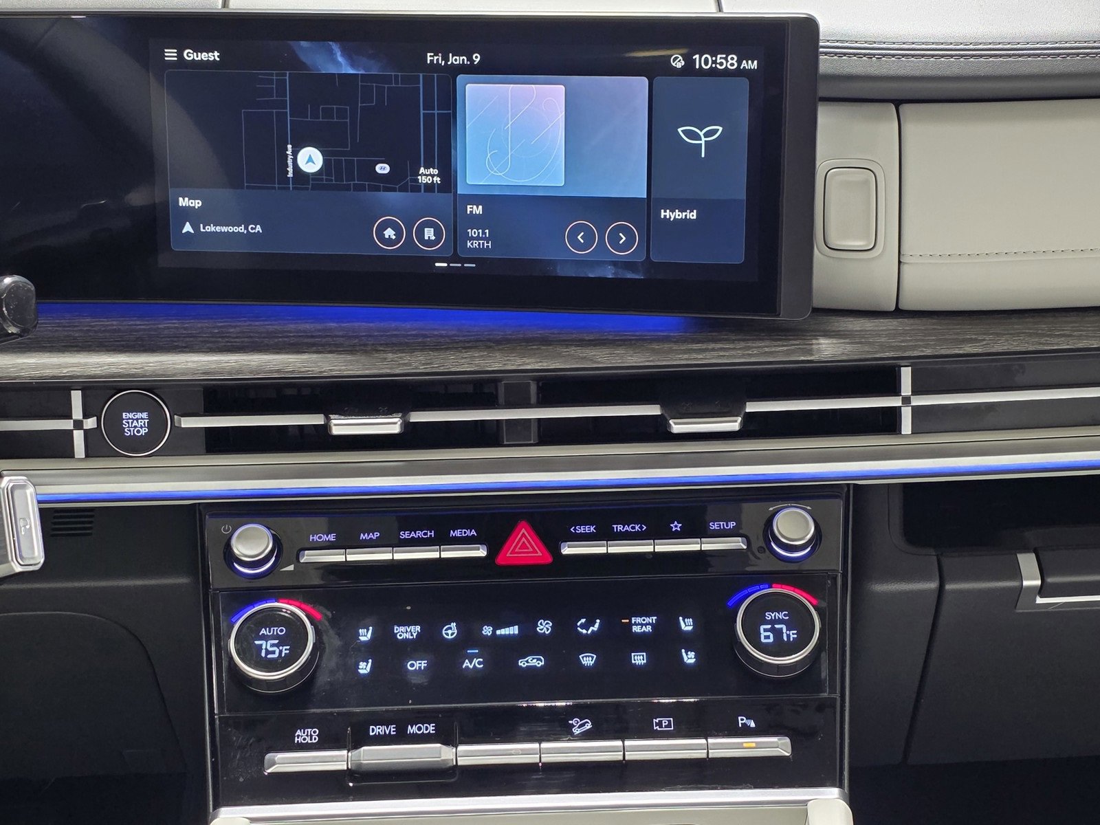 Certified 2025 Hyundai Santa Fe Limited image 27