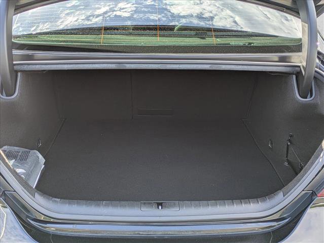 Used 2022 Genesis G70 3.3T RWD image 6