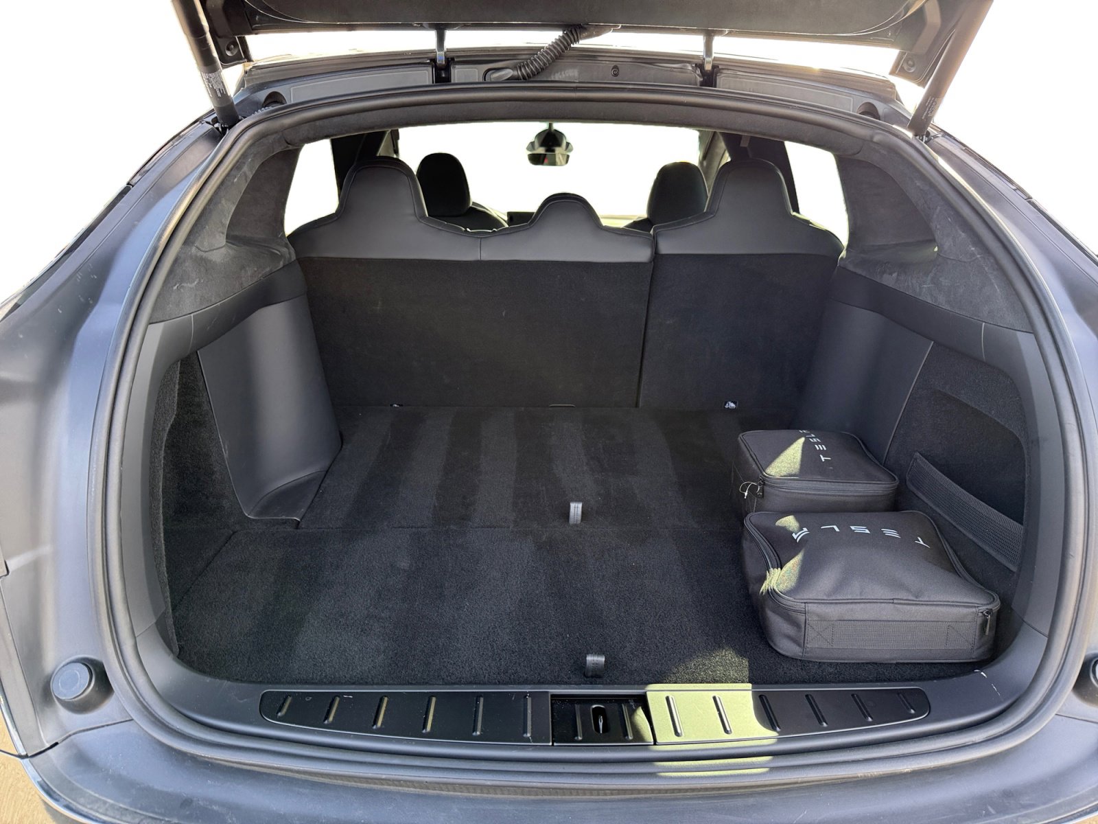 Used 2024 Tesla Model X image 17