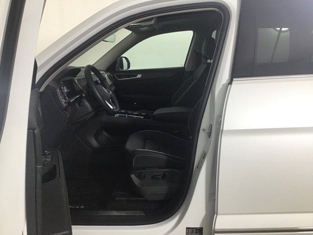 Used 2025 Volkswagen Atlas SEL Premium R-Line image 9