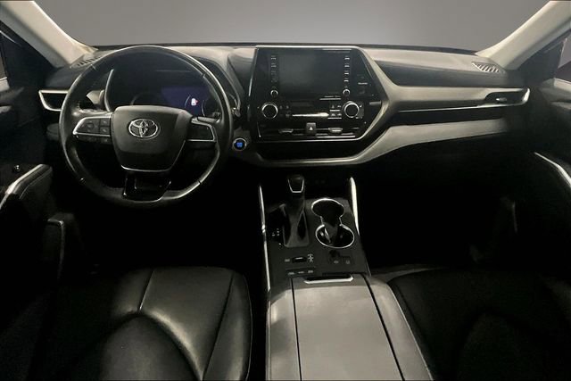 Used 2021 Toyota Highlander XLE AWD/4WD image 7