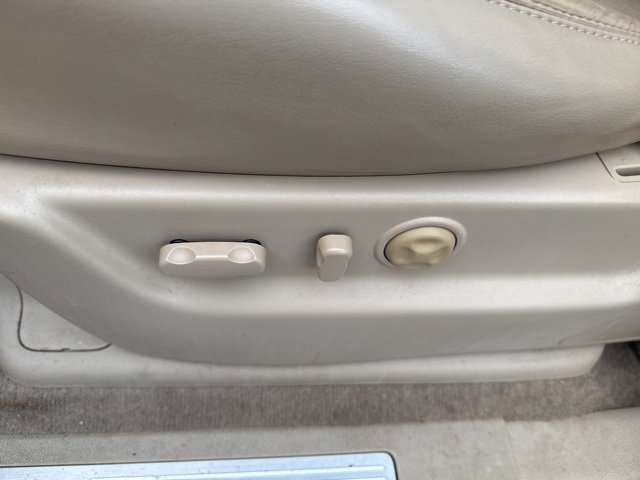 Used 2009 Cadillac Escalade ESV 2WD image 12