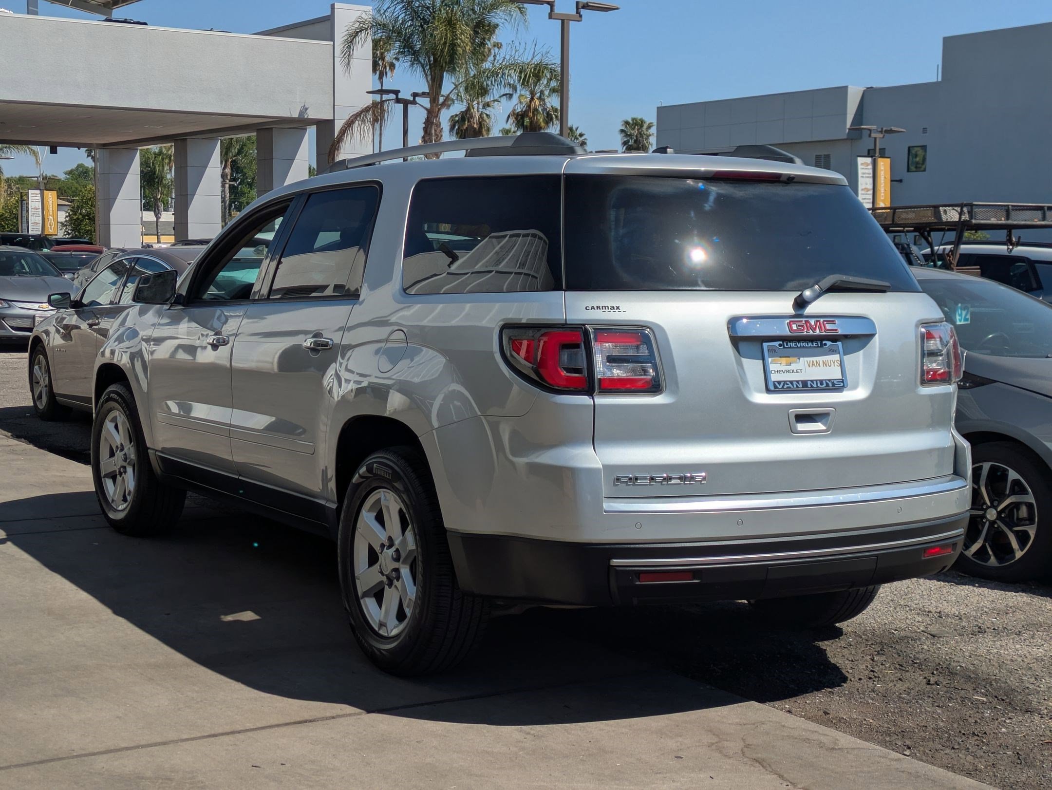 Used 2014 GMC Acadia SLE image 4