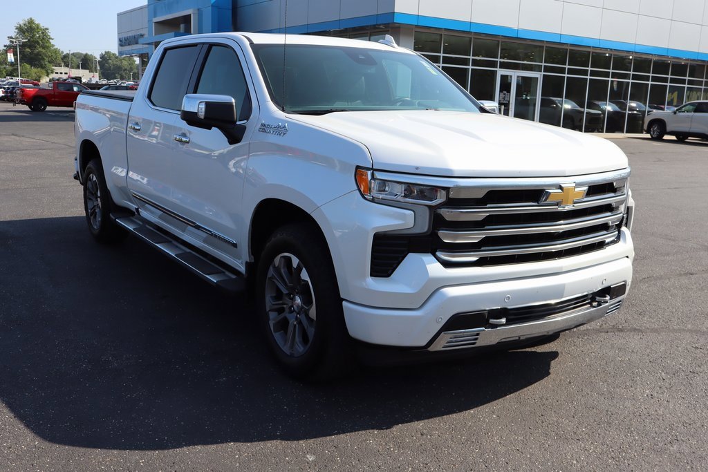Used 2023 Chevrolet Silverado 1500 High Country w/ Z71 Off-Road Package image 2