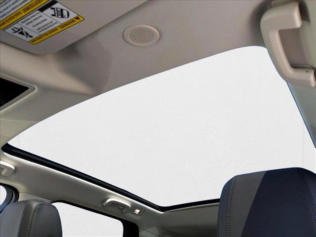 New 2025 Land Rover Discovery Sport S image 15