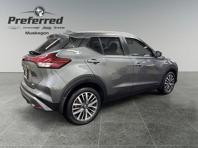 Used 2021 Nissan Kicks SV image 17