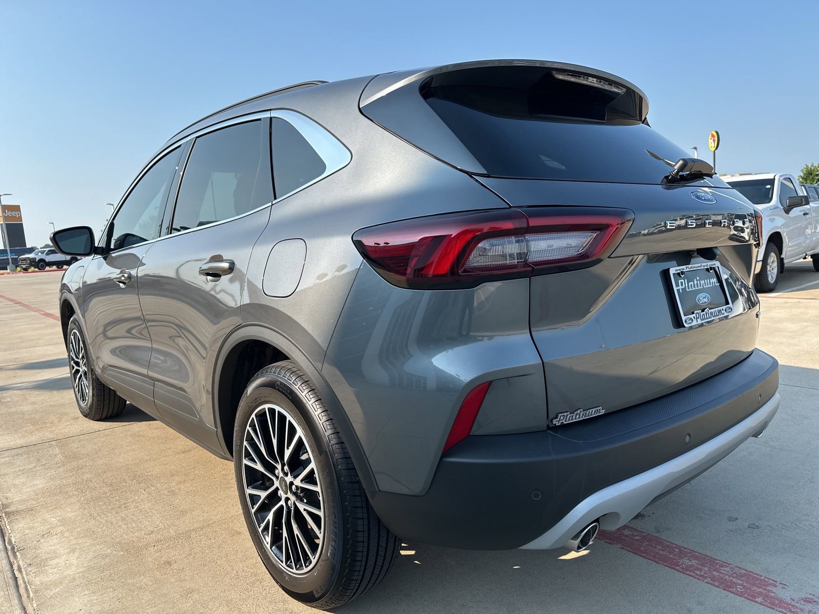 Used 2025 Ford Escape SE image 26