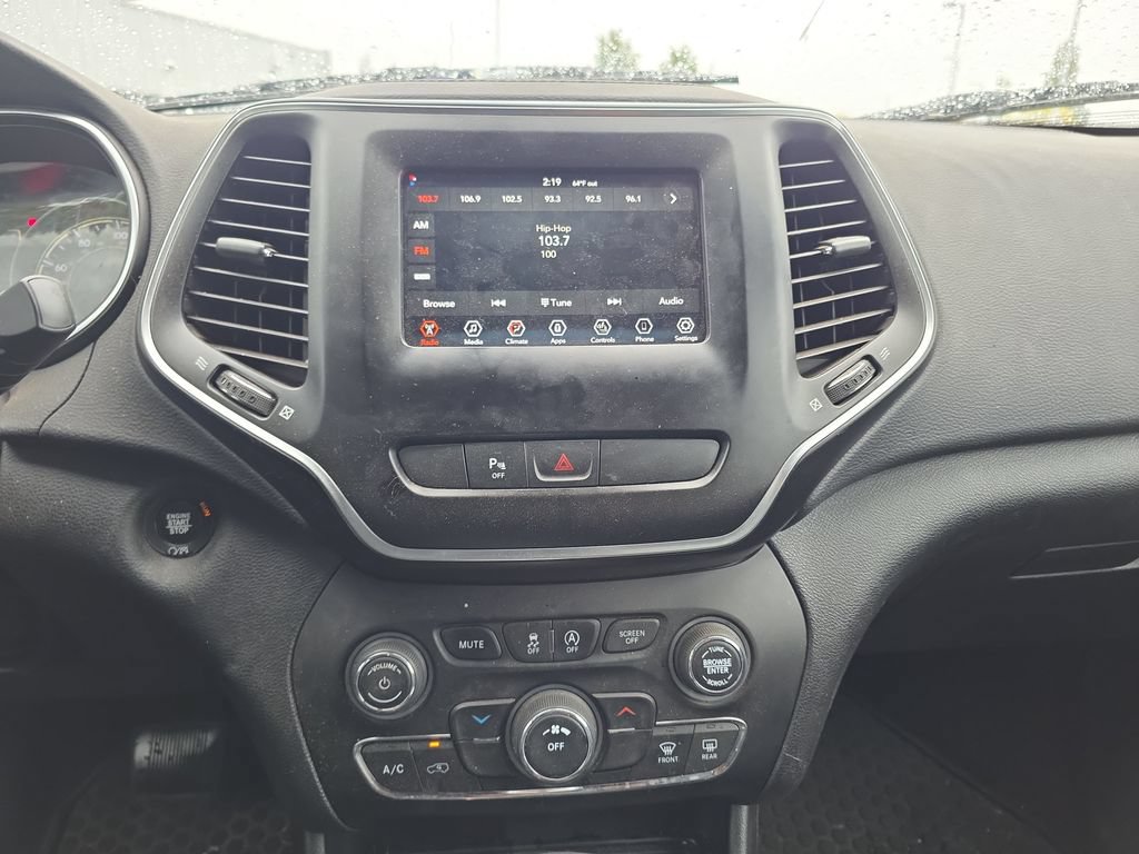 Used 2020 Jeep Cherokee Latitude Plus w/ Cold Weather Group AWD/4WD image 27