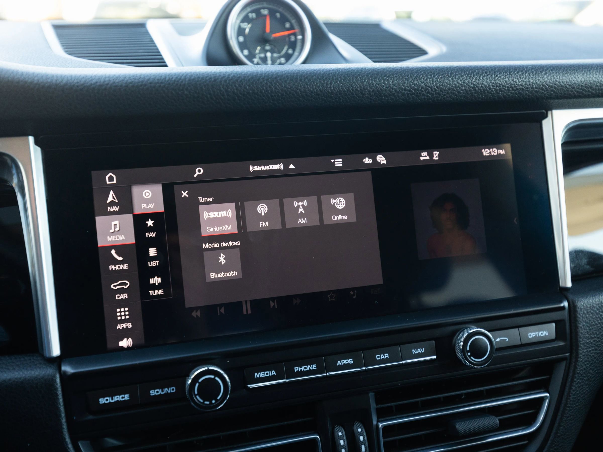 Used 2020 Porsche Macan image 37