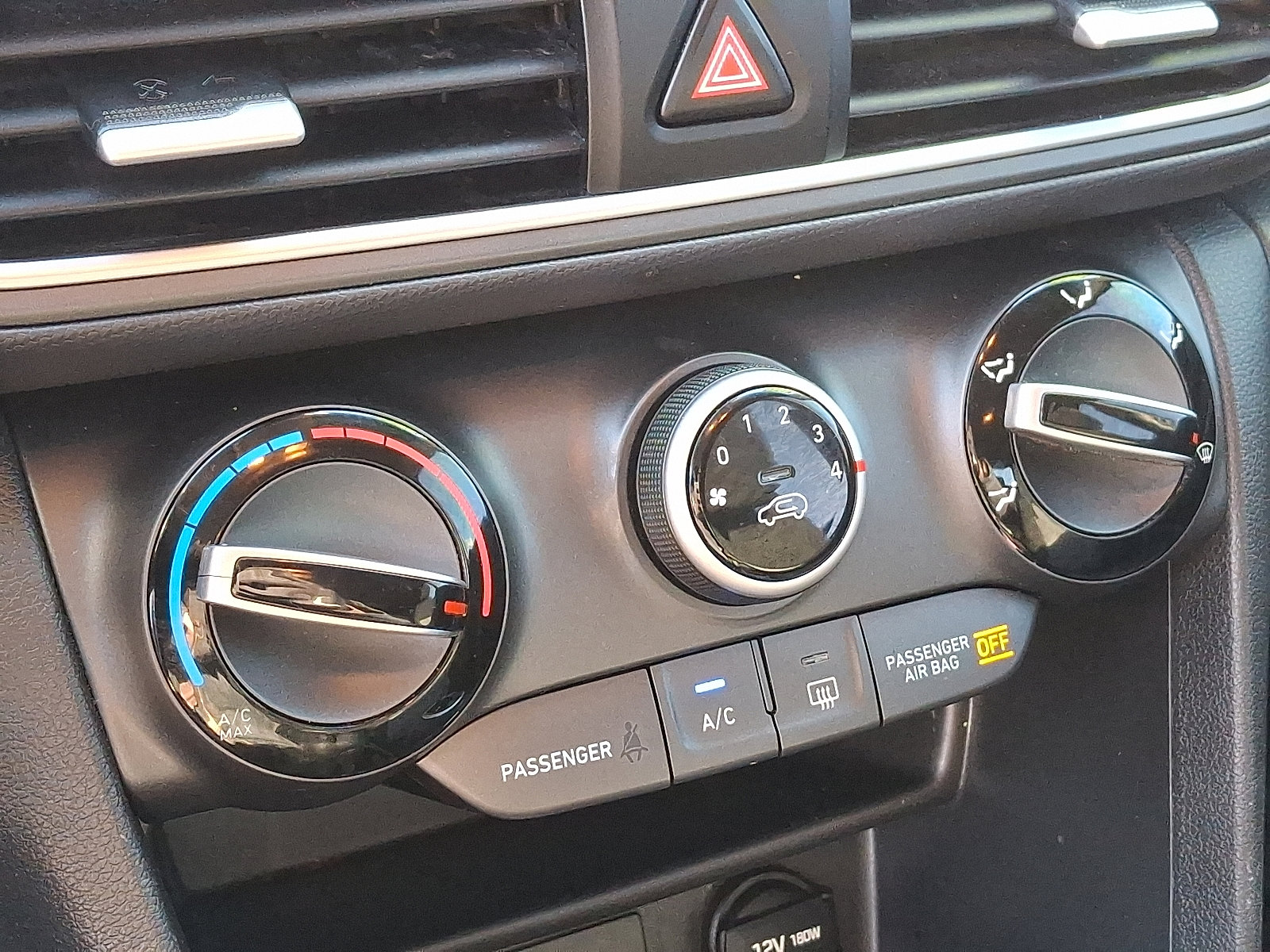 Used 2021 Hyundai Kona SE image 16