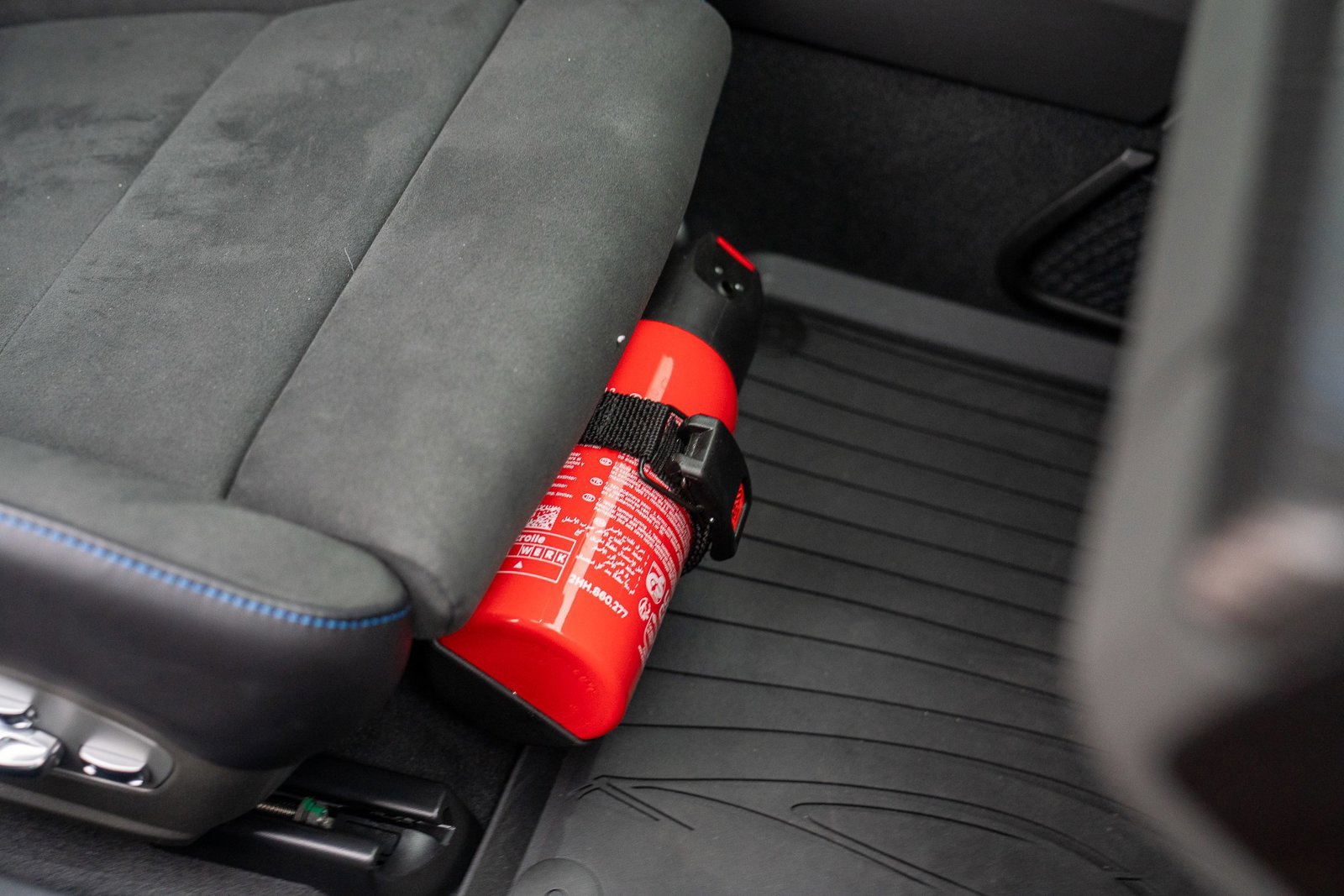 Certified 2025 Porsche 718 Cayman GT4 RS image 27